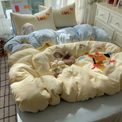 91家纺网 家纺一手货源 找家纺 （总）优兰朵 2025新款爆款宿舍可爱水洗棉毛巾绣四件套