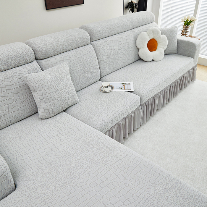 91家纺网 家纺一手货源 找家纺 （总）丝绮鹿 2025新款雕花绒水立方沙发套裙边款（贵妃图）