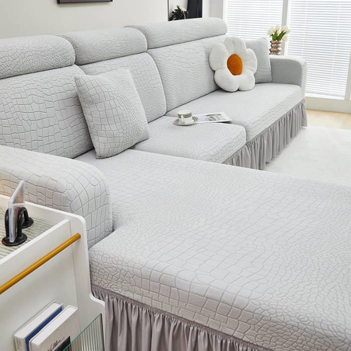 91家纺网 家纺一手货源 找家纺 （总）丝绮鹿 2025新款雕花绒水立方沙发套裙边款（贵妃图）