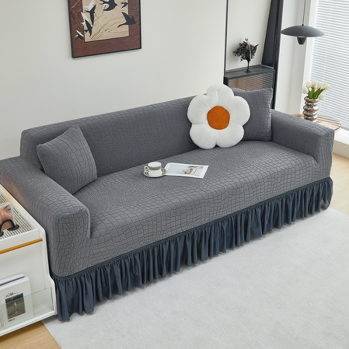 91家纺网 家纺一手货源 找家纺 （总）丝绮鹿 2025新款雕花绒水立方沙发套裙边款（三人图）