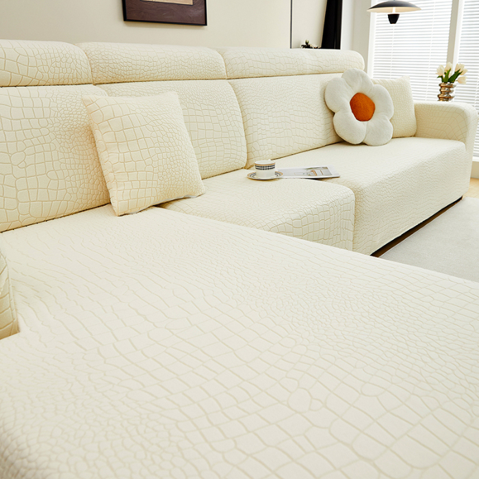 91家纺网 家纺一手货源 找家纺 （总）丝绮鹿 2025新款雕花绒水立方沙发套松紧款（贵妃图）