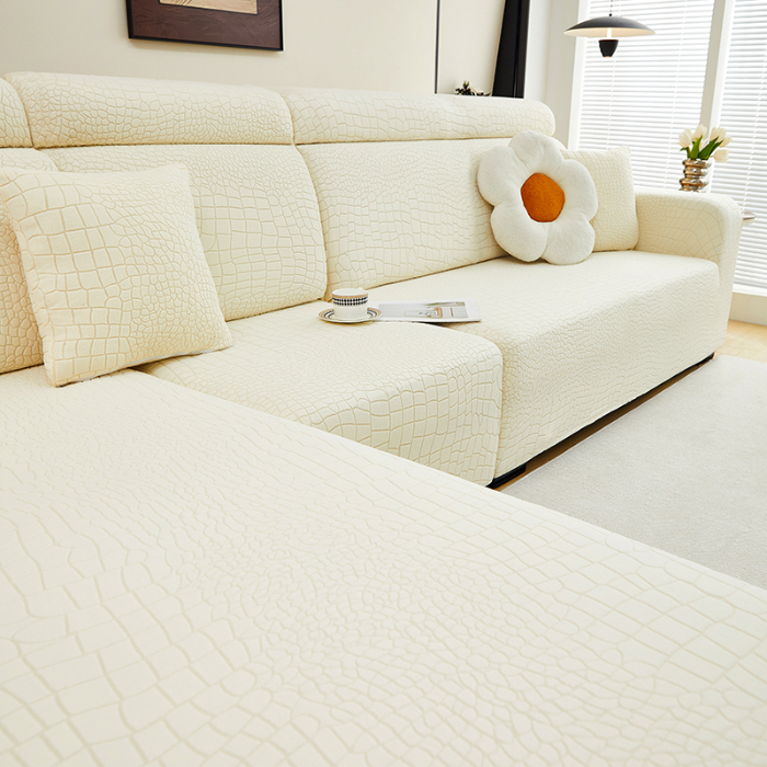 91家纺网 家纺一手货源 找家纺 （总）丝绮鹿 2025新款雕花绒水立方沙发套松紧款（贵妃图）