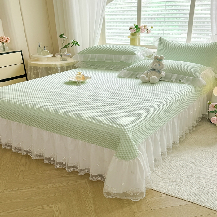 91家纺网 家纺一手货源 找家纺 漫布云2025新款凉豆豆纯色系床裙款床单款床盖床单凉席三件套蕾丝床盖款凉席三件套 冰豆豆--薄荷绿 