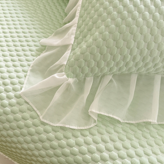 91家纺网 家纺一手货源 找家纺 漫布云2025新款凉豆豆纯色系床裙款床单款床盖床单凉席三件套蕾丝床盖款凉席三件套 冰豆豆--薄荷绿 