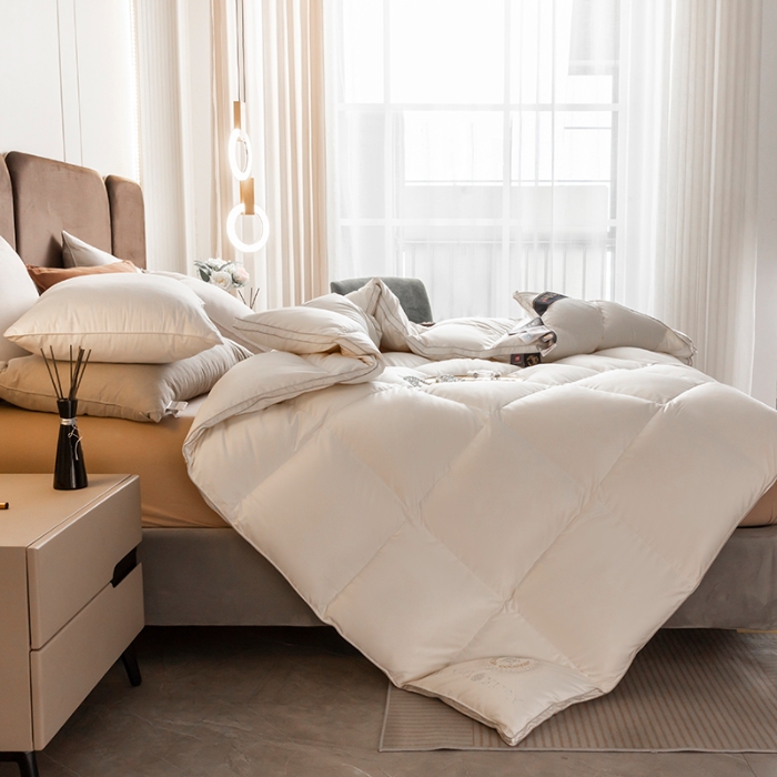 91家纺网 家纺一手货源 找家纺 95鹅绒被 真丝95鹅绒被 羽绒被