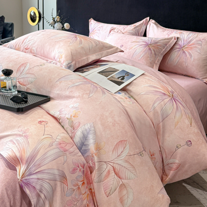 91家纺网 家纺一手货源 找家纺 2024新款全棉加厚长绒棉数码印花四件套 沫彩花韵粉 