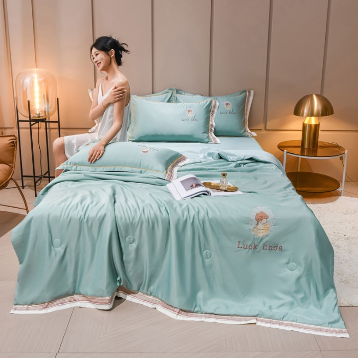 91家纺网 家纺一手货源 找家纺 （总）【苏东来】2025轻奢宽边居里夫人水洗真丝刺绣夏被四件套四件套纯色冰丝天丝刺绣夏凉被空调被双人春秋被