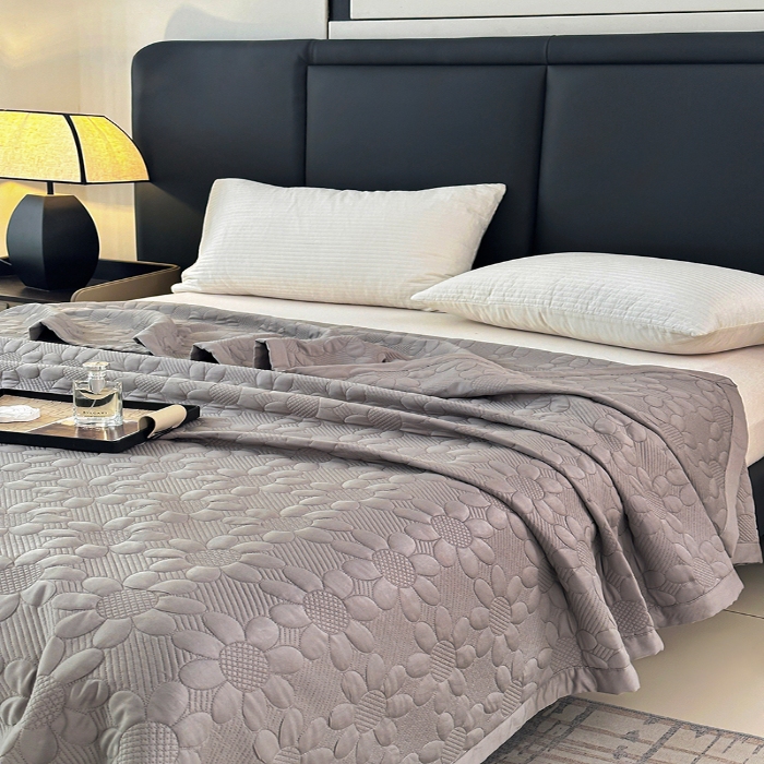 91家纺网 家纺一手货源 找家纺 （总）法芙娜家纺 莫代尔天丝双面床盖-太阳花 