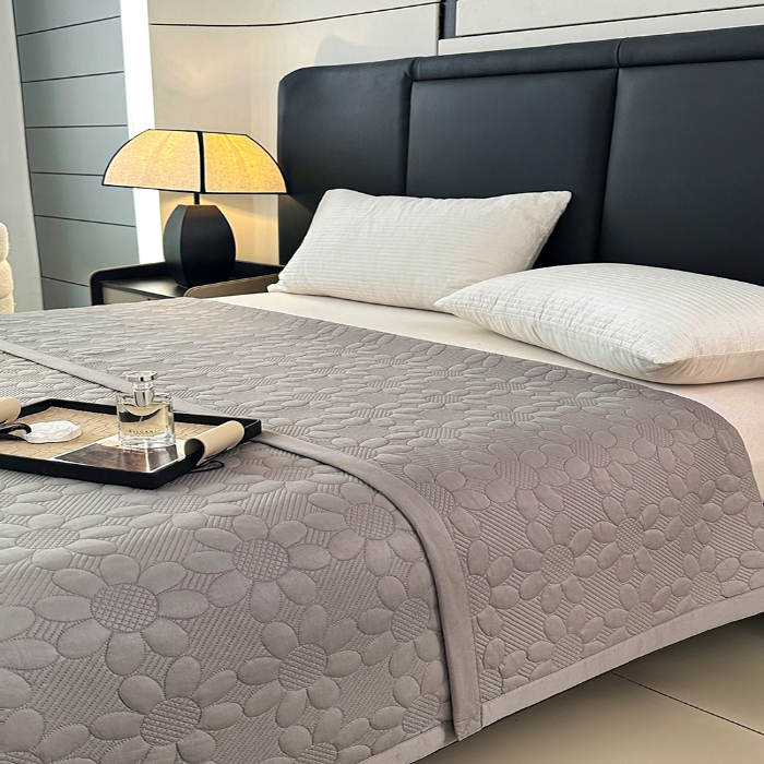 91家纺网 家纺一手货源 找家纺 （总）法芙娜家纺 莫代尔天丝双面床盖-太阳花 