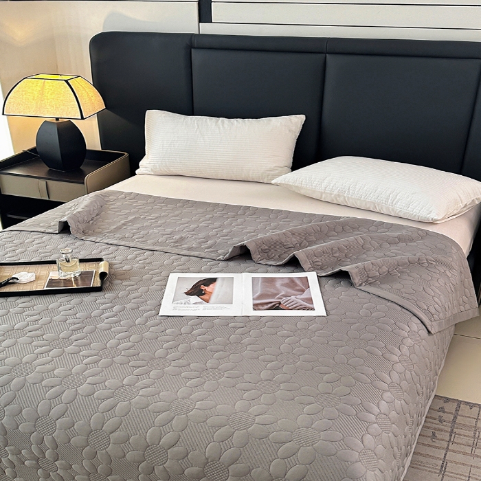 91家纺网 家纺一手货源 找家纺 （总）法芙娜家纺 莫代尔天丝双面床盖-太阳花 