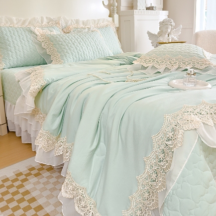 91家纺网 家纺一手货源 找家纺 （总）2025新款A类糯小棉法式蕾丝雪纺床盖三件套 夏季法式花边夏被四件套空调被夏凉被薄被子