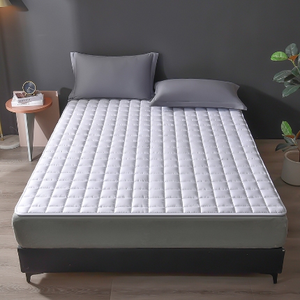 91家纺网 家纺一手货源 找家纺 特价亲肤磨毛床垫可机洗床褥子床护垫席梦思保护垫宾馆酒店民宿白色软床垫