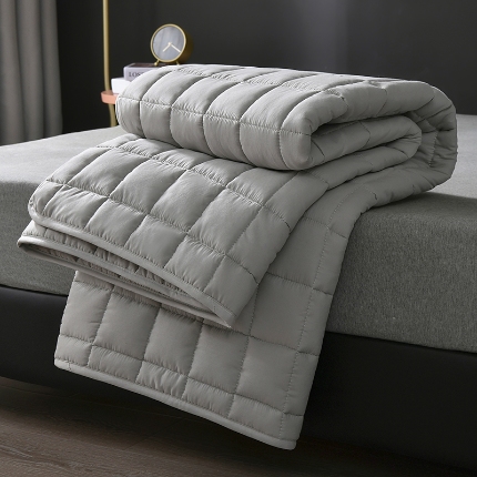 91家纺网 家纺一手货源 找家纺 特价亲肤磨毛床垫可机洗床褥子床护垫席梦思保护垫宾馆酒店民宿软床垫 