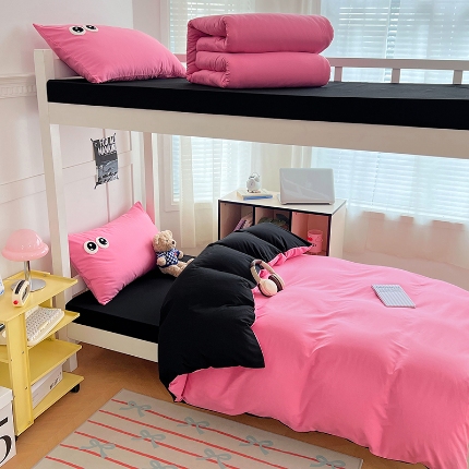 91家纺网 家纺一手货源 找家纺 （总）（总）2025新款学生季萌趣大眼睛毛巾绣纯色双拼水洗棉六件套大学生寝室上下铺组合套装