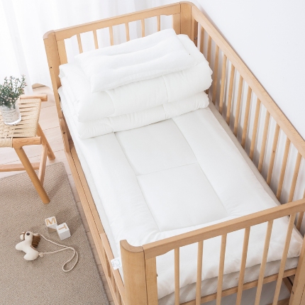 91家纺网 家纺一手货源 找家纺 A类水洗棉丝绵被芯幼儿园午睡被芯内胆被芯丝绵褥子枕芯