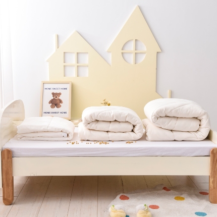 91家纺网 家纺一手货源 找家纺 A类水洗棉幼儿园被子儿童被芯宝宝小被子大豆纤维被芯褥子垫芯枕芯