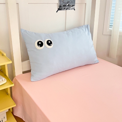 91家纺网 家纺一手货源 找家纺 （总）2025新款大眼睛毛巾绣纯色双拼水洗棉单品单枕套家用学生宿舍单件