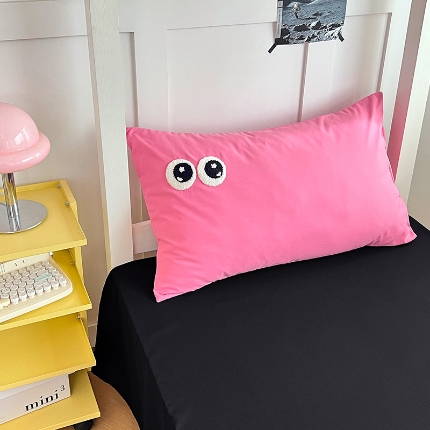 91家纺网 家纺一手货源 找家纺 （总）2025新款大眼睛毛巾绣纯色双拼水洗棉单品单枕套家用学生宿舍单件