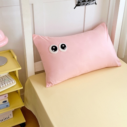 91家纺网 家纺一手货源 找家纺 （总）2025新款大眼睛毛巾绣纯色双拼水洗棉单品单枕套家用学生宿舍单件