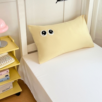 91家纺网 家纺一手货源 找家纺 （总）2025新款大眼睛毛巾绣纯色双拼水洗棉单品单枕套家用学生宿舍单件