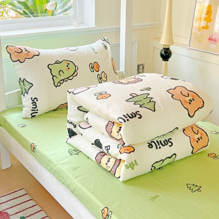 91家纺网 家纺一手货源 找家纺 坚果摄影  小清新学生卡通套件拍摄