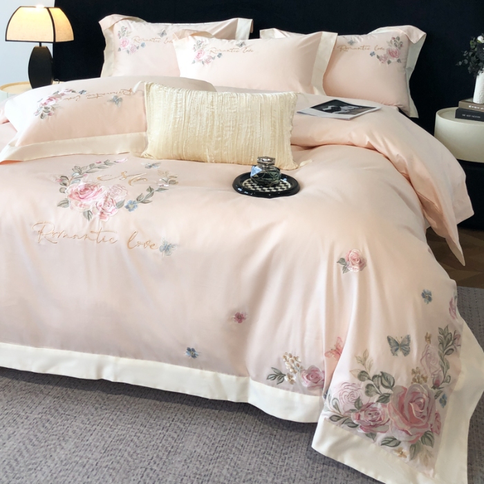 91家纺网 家纺一手货源 找家纺 春夏新品高级感50*50S贡缎长绒棉刺绣四件套纯棉床单全棉床笠高档礼盒装量大价优 桃花粉-花缦-贡缎长绒棉