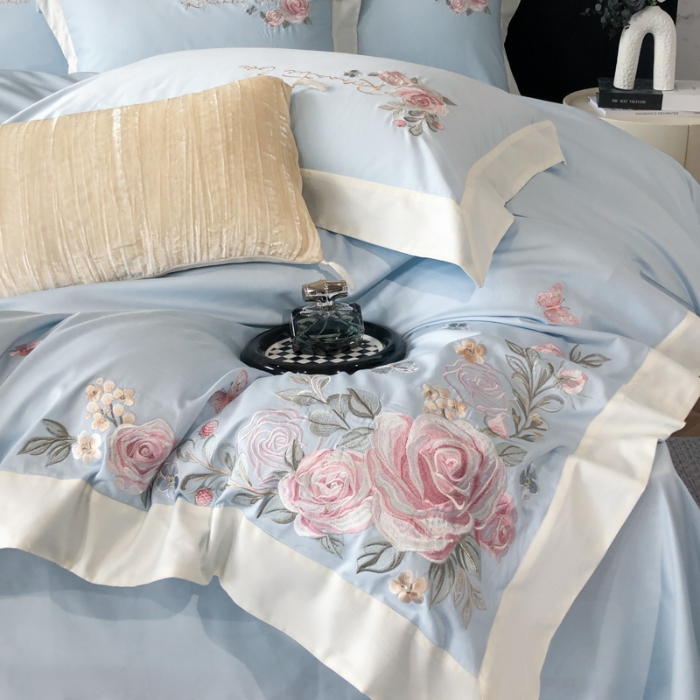 91家纺网 家纺一手货源 找家纺 春夏新品高级感50*50S贡缎长绒棉刺绣四件套纯棉床单全棉床笠高档礼盒装量大价优 蒂芙尼蓝-花缦-贡缎长绒棉