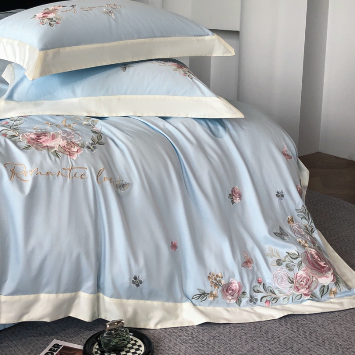 91家纺网 家纺一手货源 找家纺 春夏新品高级感50*50S贡缎长绒棉刺绣四件套纯棉床单全棉床笠高档礼盒装量大价优 蒂芙尼蓝-花缦-贡缎长绒棉