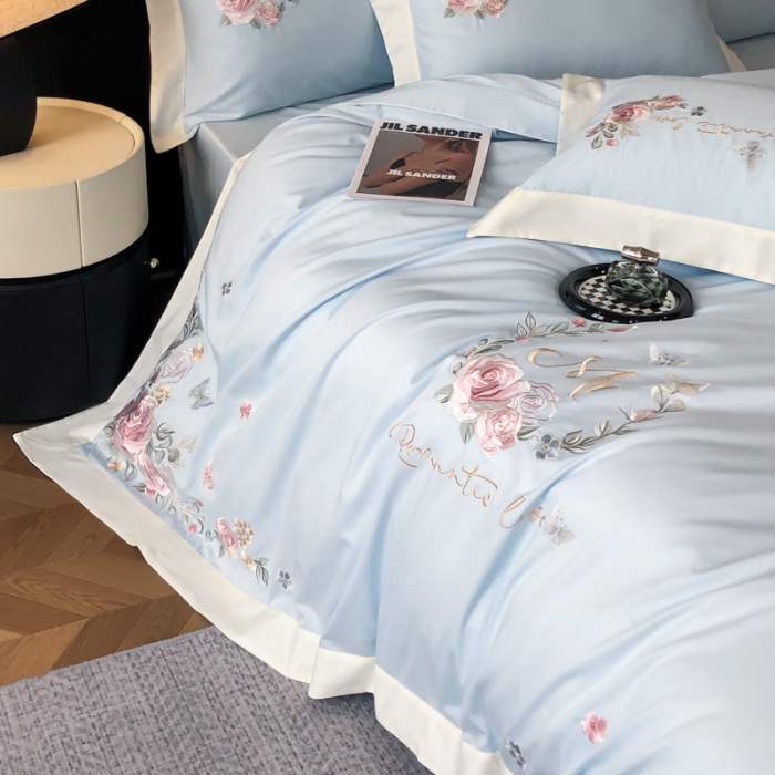 91家纺网 家纺一手货源 找家纺 春夏新品高级感50*50S贡缎长绒棉刺绣四件套纯棉床单全棉床笠高档礼盒装量大价优 蒂芙尼蓝-花缦-贡缎长绒棉