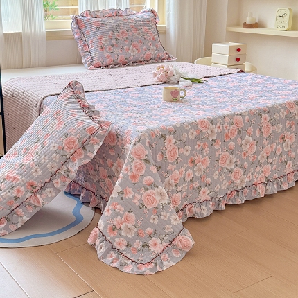 91家纺网 家纺一手货源 找家纺 （总）2025新款法式花边床盖三件套水洗棉夹棉韩版荷叶花边小碎花床盖