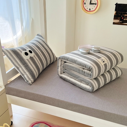 91家纺网 家纺一手货源 找家纺 （总）（总）2025新款大眼睛毛巾绣色织全棉水洗棉日式复古学生三件套枕套单品系列四季款