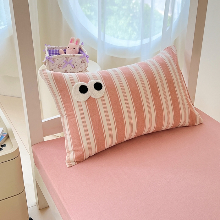 91家纺网 家纺一手货源 找家纺 （总）（总）2025新款大眼睛毛巾绣色织全棉水洗棉日式复古学生三件套枕套单品系列四季款