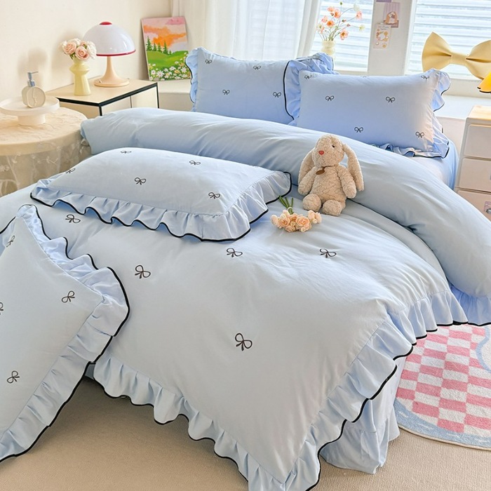 91家纺网 家纺一手货源 找家纺 漫布云家纺2025春夏新品韩版花边款刺绣水洗棉四件套A类母婴级针织双层纱蝴蝶结绣花纯棉全棉床裙款四件套小香风   蝶儿飞飞—婴儿蓝