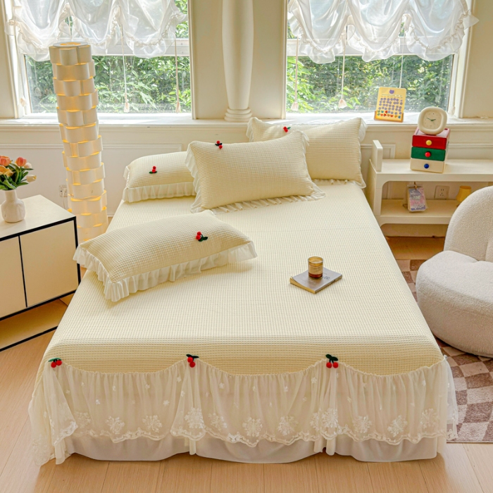 91家纺网 家纺一手货源 找家纺 漫布云 2025夏季新款PE聚乙烯中分子凉感凉豆豆蕾丝花边床裙款凉席三件套 可可-嫩黄 