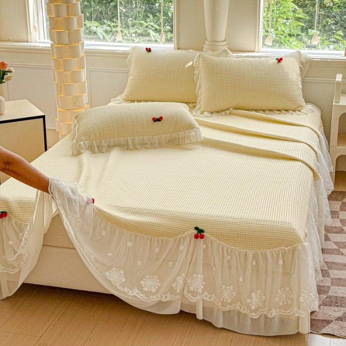 91家纺网 家纺一手货源 找家纺 漫布云 2025夏季新款PE聚乙烯中分子凉感凉豆豆蕾丝花边床裙款凉席三件套 可可-嫩黄 