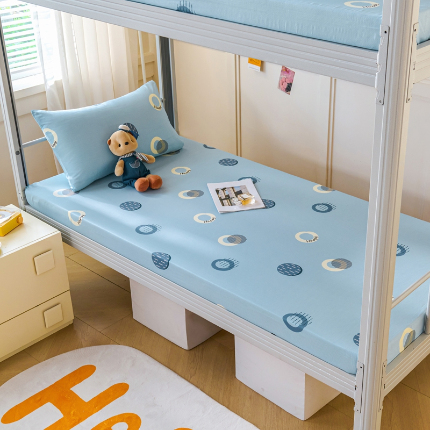 91家纺网 家纺一手货源 找家纺 （总）斯尔顿 2025新款13070全棉纯棉印花学生宿舍上下铺套件-第一批单品床垫套床垫套单件