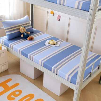 91家纺网 家纺一手货源 找家纺 （总）斯尔顿 2025新款13070全棉纯棉印花学生宿舍上下铺套件-第一批单品床垫套床垫套单件