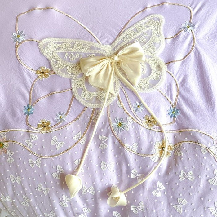 91家纺网 家纺一手货源 找家纺 漫布云家纺2025夏季新款法式公主风甜美少女心超柔水洗棉床盖款夏被四件套云感皱皱棉蕾丝花边床裙款四件套 幻蝶-梦幻紫 