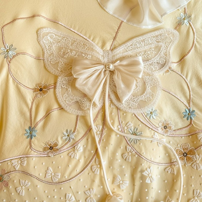 91家纺网 家纺一手货源 找家纺 漫布云家纺2025夏季新款法式公主风甜美少女心超柔水洗棉床盖款夏被四件套云感皱皱棉蕾丝花边床裙款四件套 幻蝶-嫩黄 