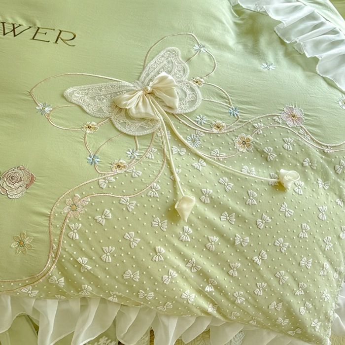 91家纺网 家纺一手货源 找家纺 漫布云家纺2025夏季新款法式公主风甜美少女心超柔水洗棉床盖款夏被四件套云感皱皱棉蕾丝花边床裙款四件套 幻蝶-嫩芽绿 