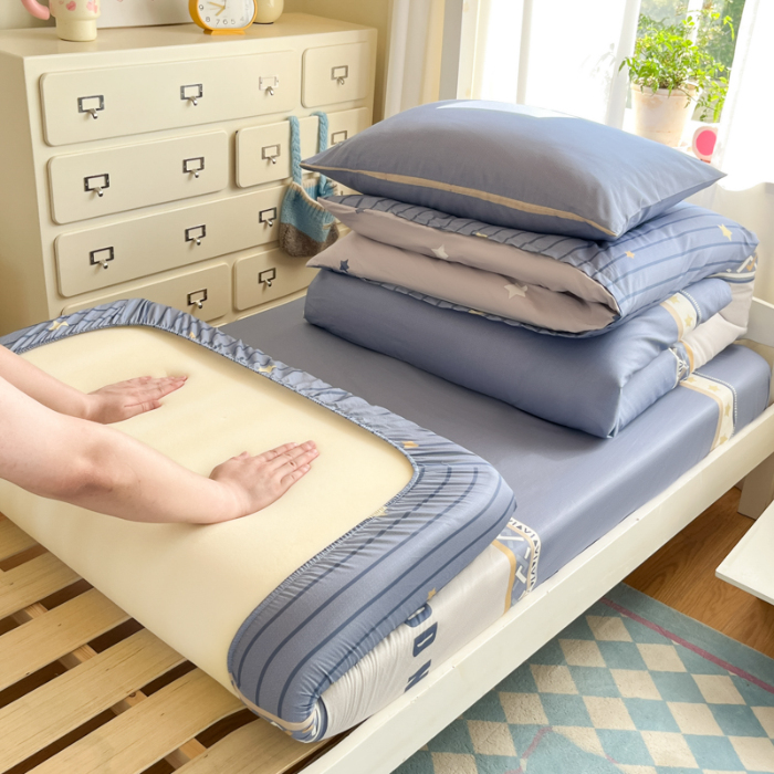 91家纺网 家纺一手货源 找家纺 寻米 2025新款全棉印花学生季学生三件套 星辰