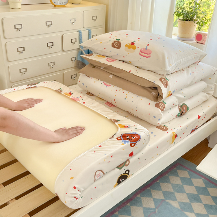 91家纺网 家纺一手货源 找家纺 寻米 2025新款全棉印花学生季学生三件套 快乐熊仔