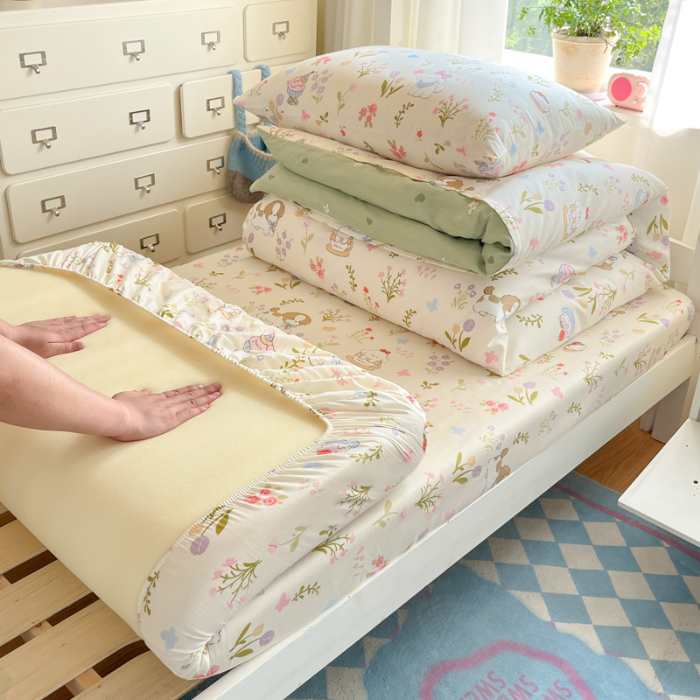 91家纺网 家纺一手货源 找家纺 寻米 2025新款全棉印花学生季学生三件套 花园小狗