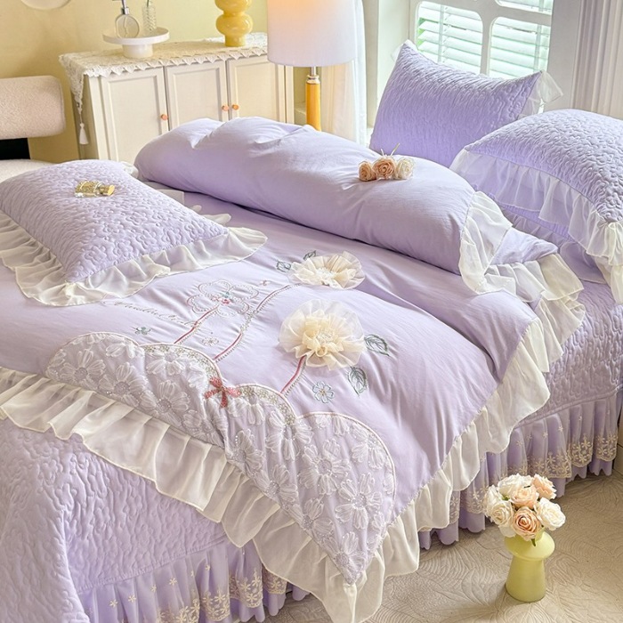 91家纺网 家纺一手货源 找家纺 苏米娜 2025夏季韩版公主风亲肤水洗棉全棉蕾丝花边床裙床盖四件套-秘密花园系列   秘密花园—梦幻紫