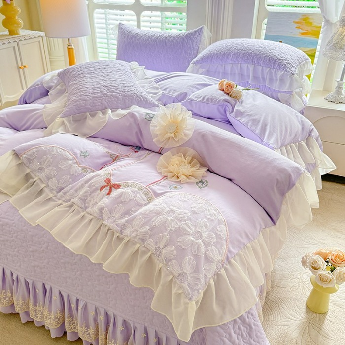 91家纺网 家纺一手货源 找家纺 苏米娜 2025夏季韩版公主风亲肤水洗棉全棉蕾丝花边床裙床盖四件套-秘密花园系列   秘密花园—梦幻紫