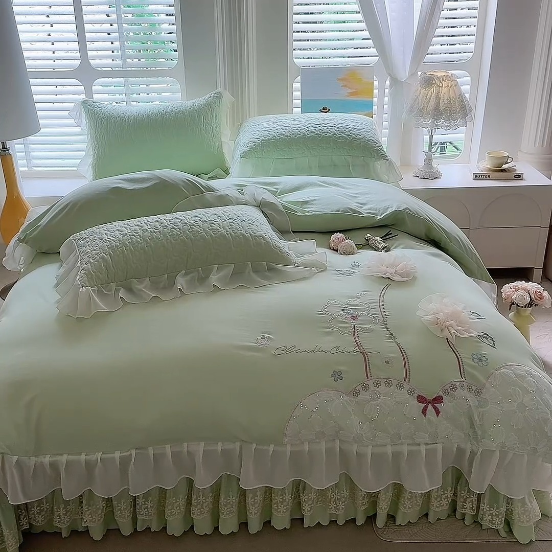 91家纺网 家纺一手货源 找家纺 苏米娜 2025夏季韩版公主风亲肤水洗棉全棉蕾丝花边床裙床盖四件套-秘密花园系列  秘密花园—新芽绿