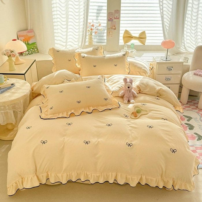 91家纺网 家纺一手货源 找家纺 苏米娜2025春夏新品韩版超柔水洗棉蝴蝶结刺绣针织棉双层纱床裙款四件套纯棉棉麻全棉公主风床裙款四件套 蝶儿飞飞—嫩黄