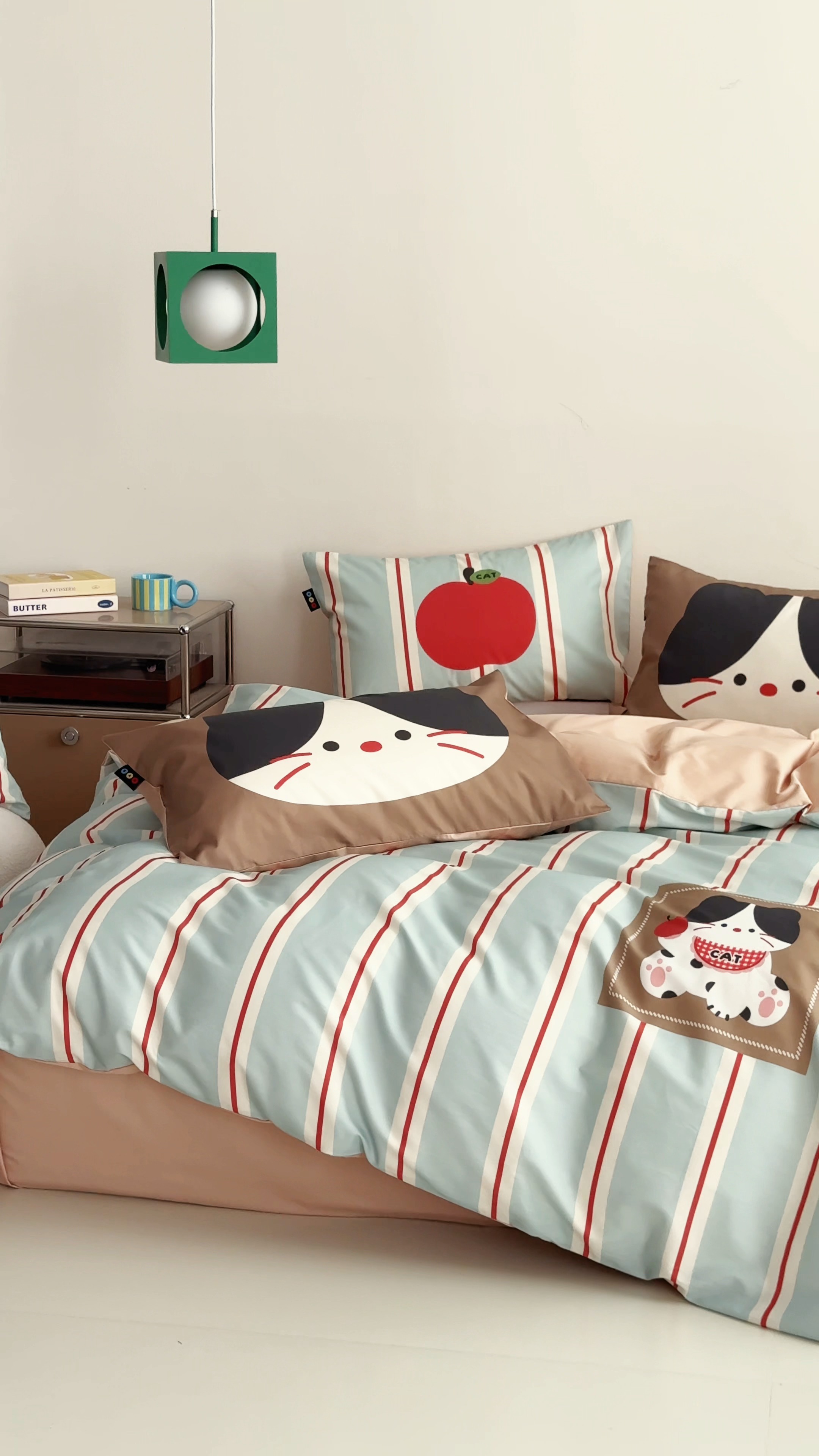 91家纺网 家纺一手货源 找家纺 （总）RYB红黄兰 开学季2025新款ins设计师原创13372大版卡通数码印花40s全棉纯棉三件套四件套