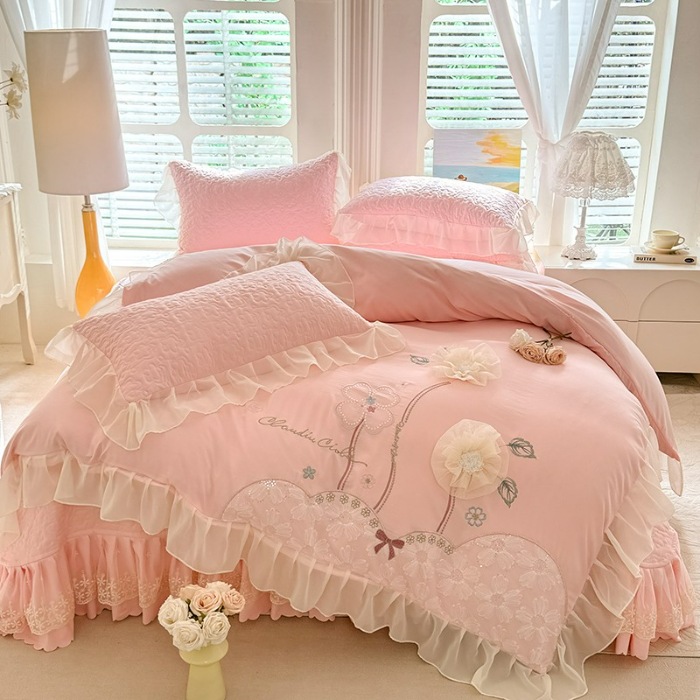 91家纺网 家纺一手货源 找家纺 2025春夏新品韩版公主风超柔水洗棉床盖四件套刺绣针织棉双层纱纯棉棉麻全棉公主风床盖款四件套 秘密花园—樱花粉  