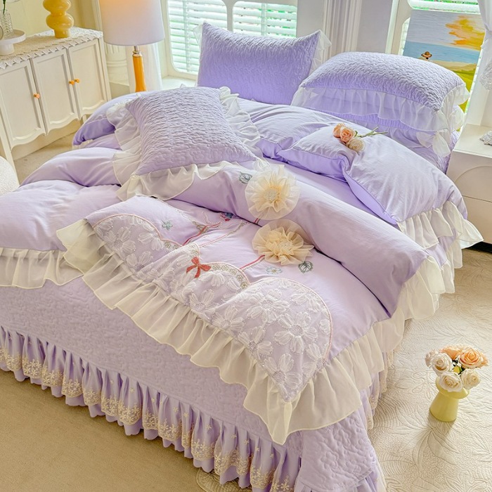 91家纺网 家纺一手货源 找家纺 2025春夏新品韩版公主风超柔水洗棉床盖四件套刺绣针织棉双层纱纯棉棉麻全棉公主风床盖款四件套 秘密花园—梦幻紫